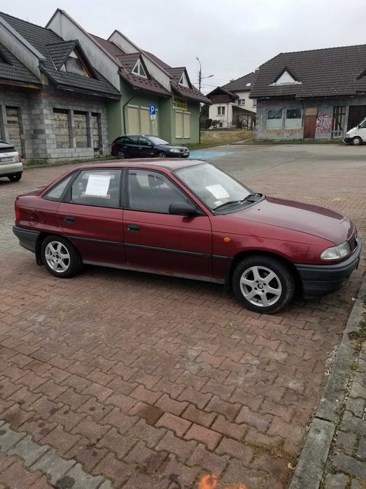 Opel Astra J 1998 sedan 1.4 benzyna
