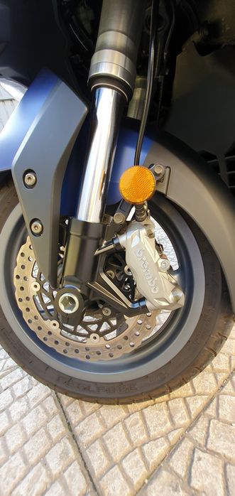 Kymco ak 550 maxi-scooter