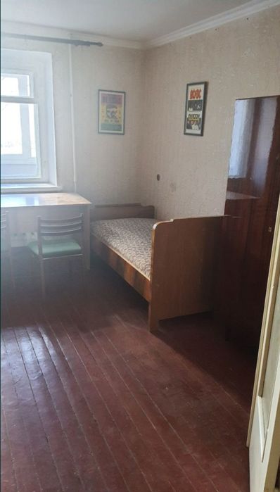 Здам кімнату 2200 грн. Для дівчини або хлопця Без хазяїна