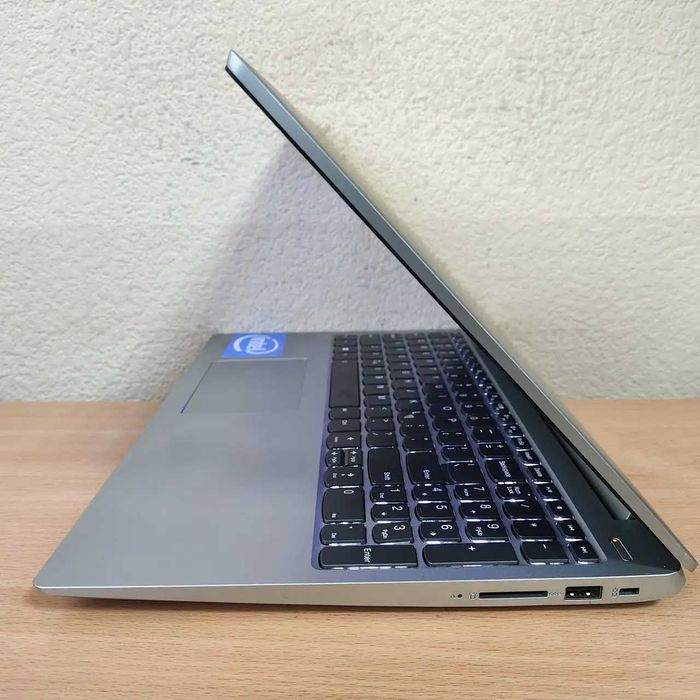 Акція! Потужний Lenovo 330S 15.6" i7-8550U 4 ядра/8GB/256SSD/UHD