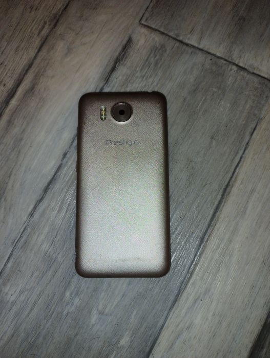 Телефон  Prestigio в практично ідеальному, робочому стані.