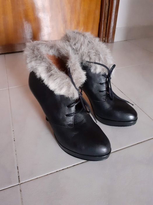 Sapatos pretos tipo Botin ( SEASIDE  )