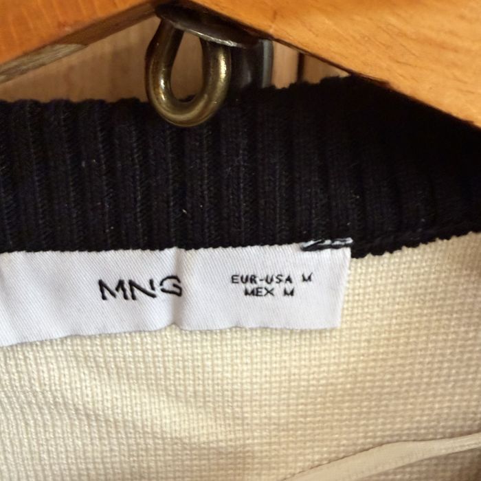 Кардиган бренду Mango