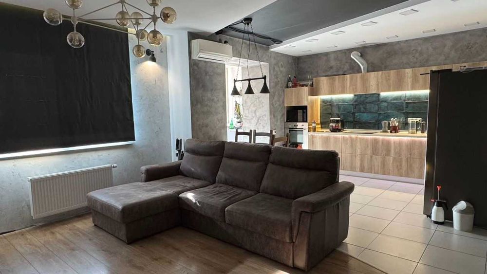 Без комісії.Українка,Будівельників 14в,сучасний ремонт,площа 123 м2