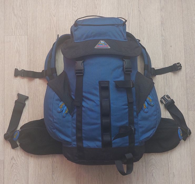 Рюкзак б/у спортивный Adventure trek 33L с дождевиком