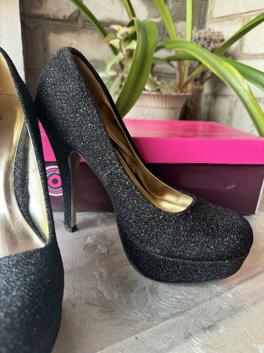 Чорні туфлі