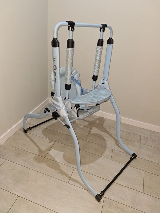 Huśtawka bujaczek na stelażu.