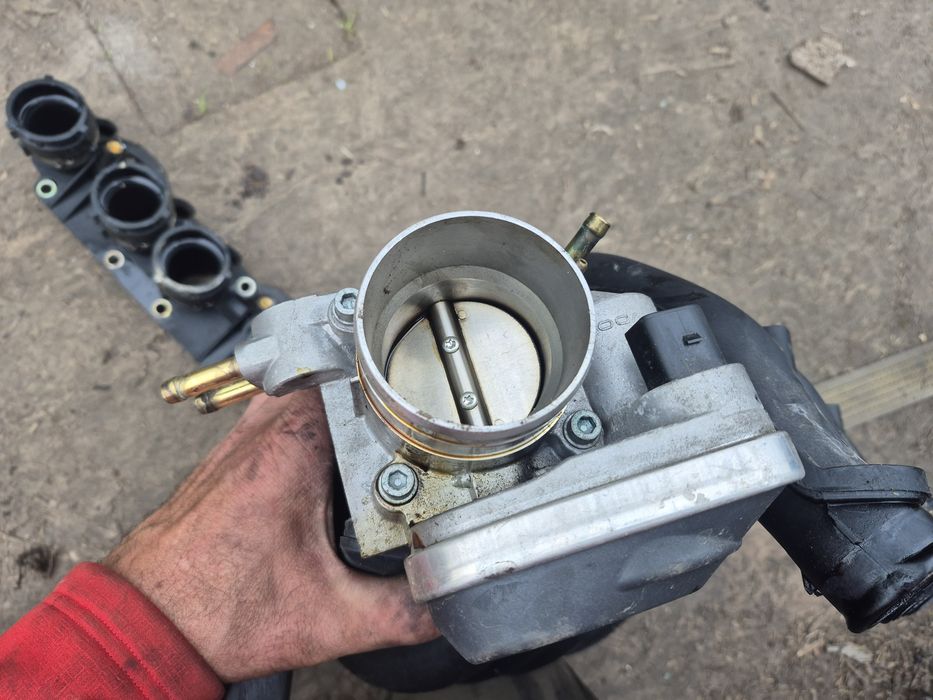 przepustnica audi vw 1.6 benzyna Alz