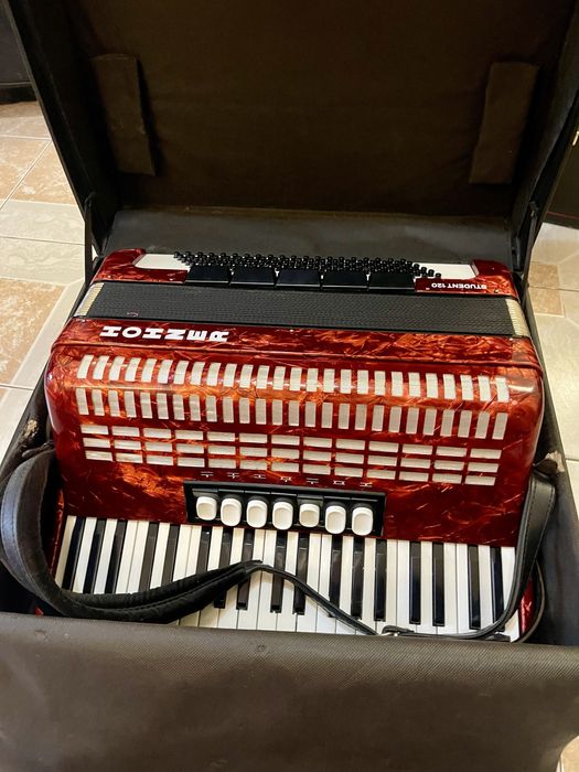 Acordeão Hohner Student 120