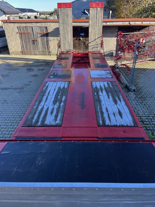 Laweta niskopodwoziowa. Przyczepa ciężarowa.