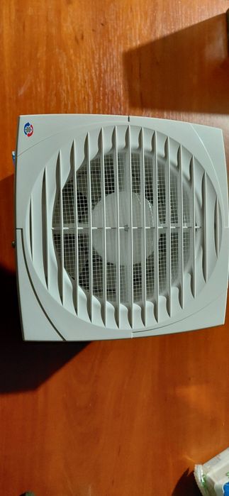 Продам витяжку 125