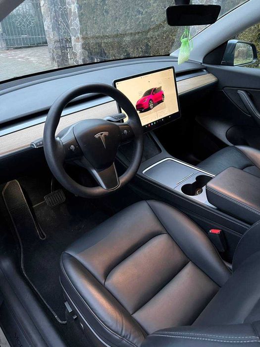 Tesla Model Y Long Range Dual Motor 82 kW