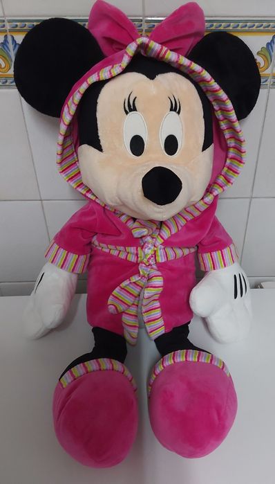 PELUCHE MINNIE DORME, DE ROUPÃO.  Casa,Quarto,Sala,Eventos,Aniversário