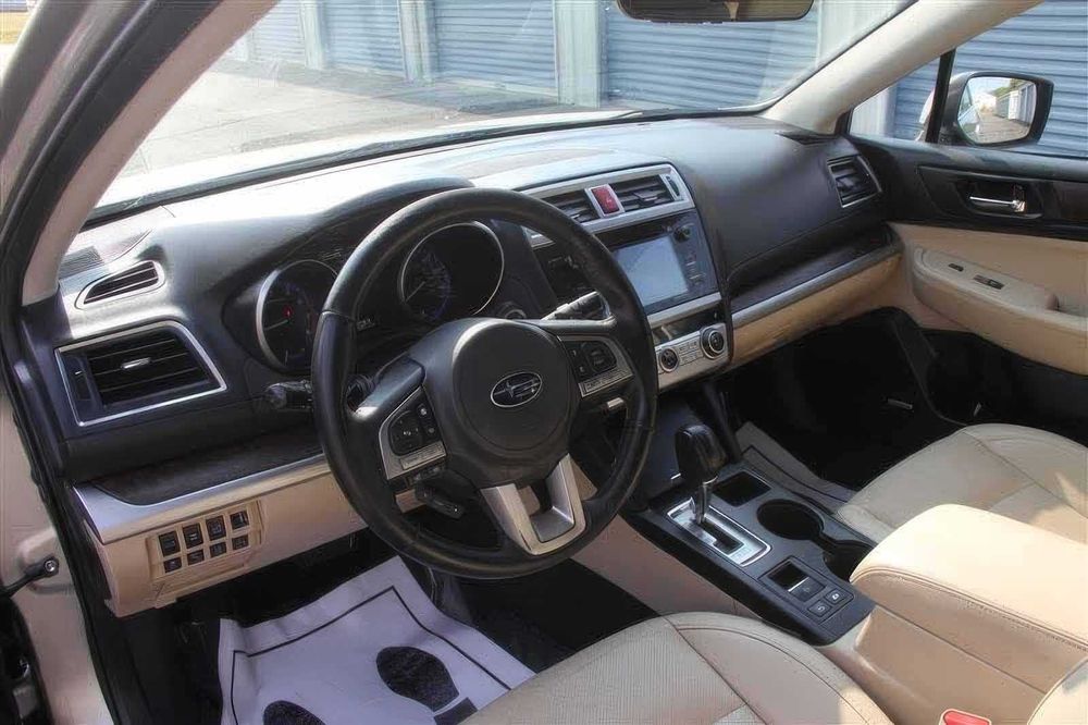 Subaru Outback Limited      2017