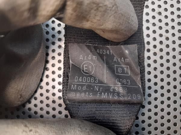 Cinto trás esquerdo AUDI A4 (8D2, B5)