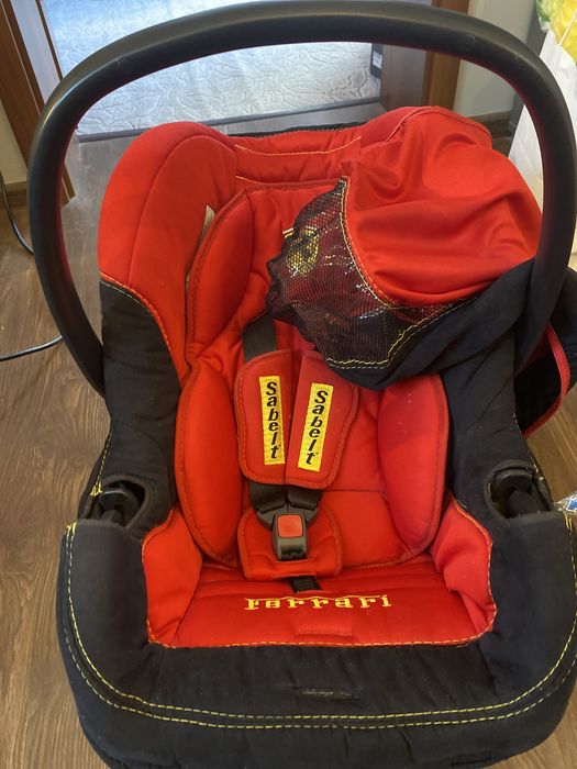 Fotelik dzieciecy ferrari
