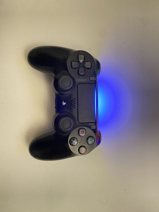 PS4 Slim 500GB + 3 jogos + Comando original