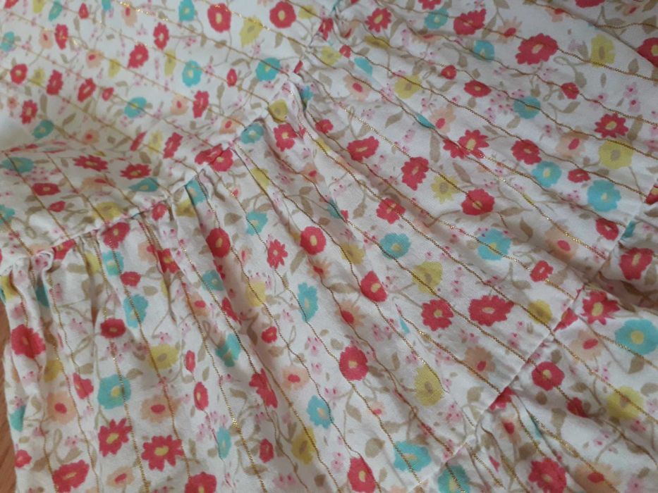 sukienka w kwiaty złota nitka H&M 80