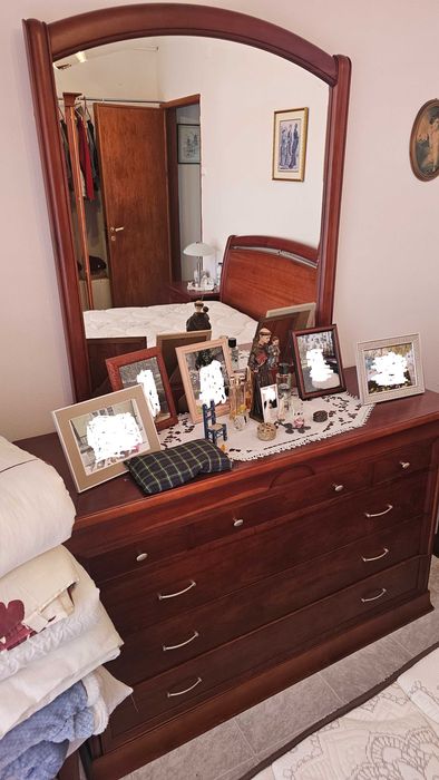Quarto completo em excelente estado