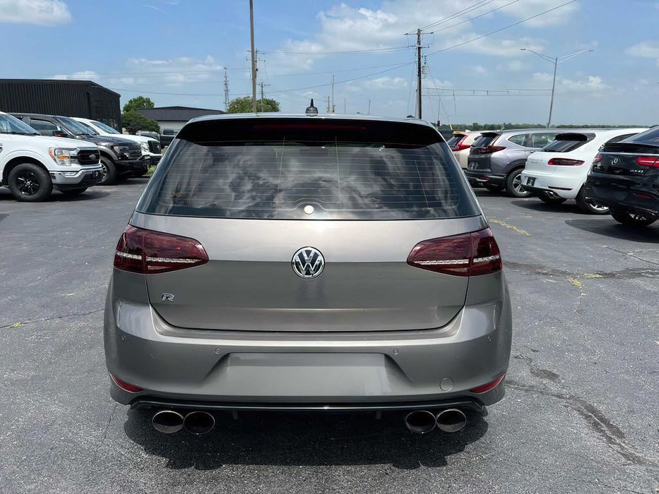 Volkswagen Golf R      2016