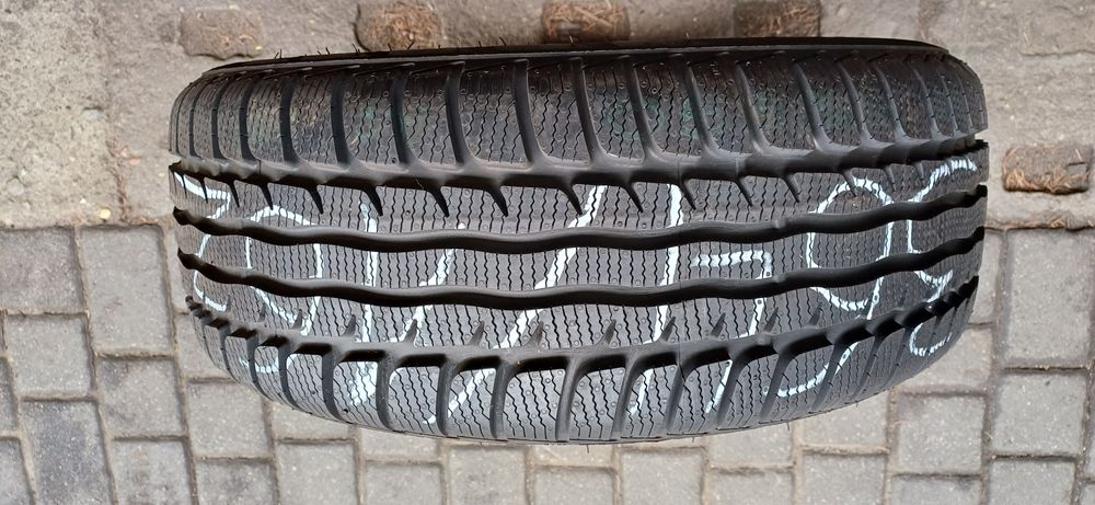 FORMULA 215/55R16 93H , pojedyńcza nie używana opona zimowa.