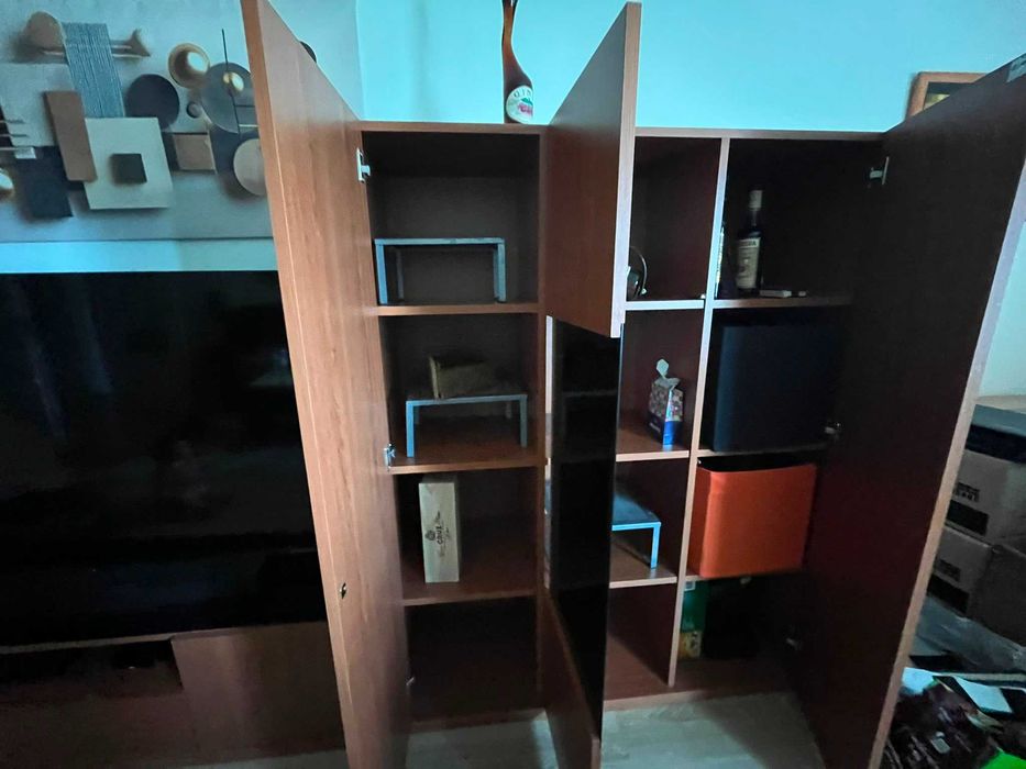 Venda de móvel de televisão e cristaleira