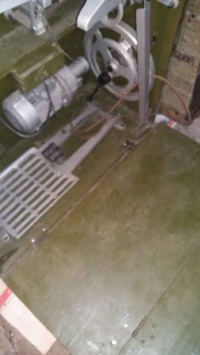 новая рукавная для ремонта обуви швейная машина.Подольский з-д