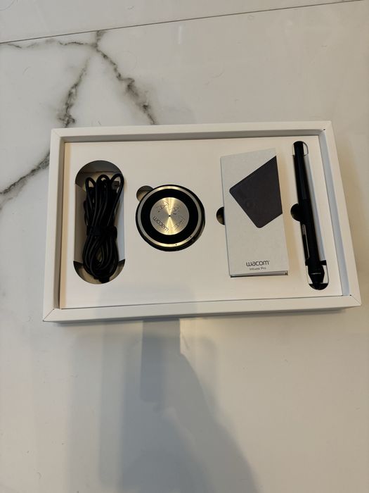 Графічний планшет Wacom Intuos Pro