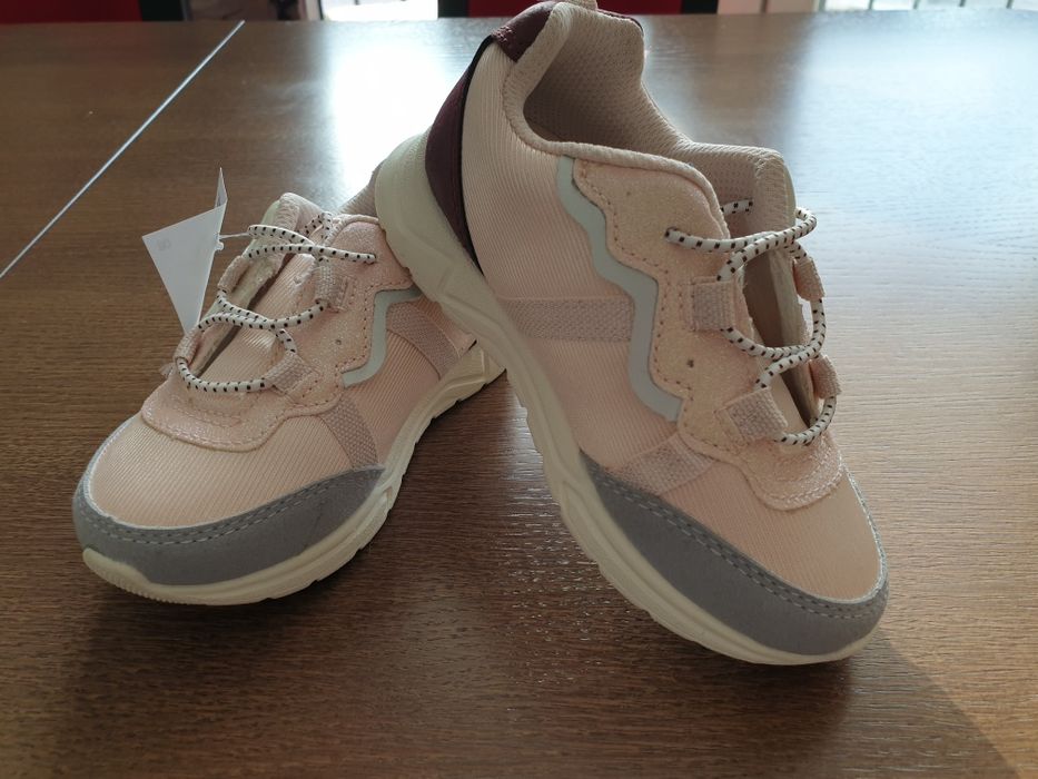 Nowe adidasy dla dziewxzynki roz. 26.5