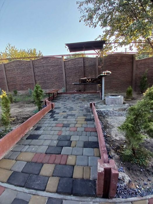 Продам уютный новый теплый дом с беседкой.