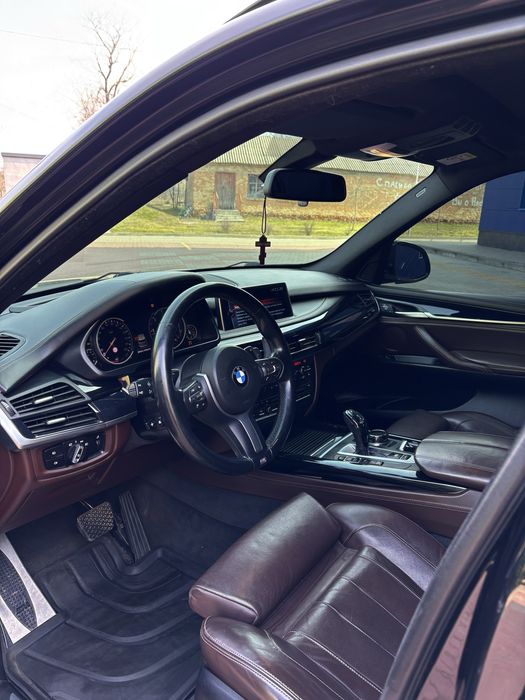 Продам СРОЧНО BMW X5 F15 3.0d