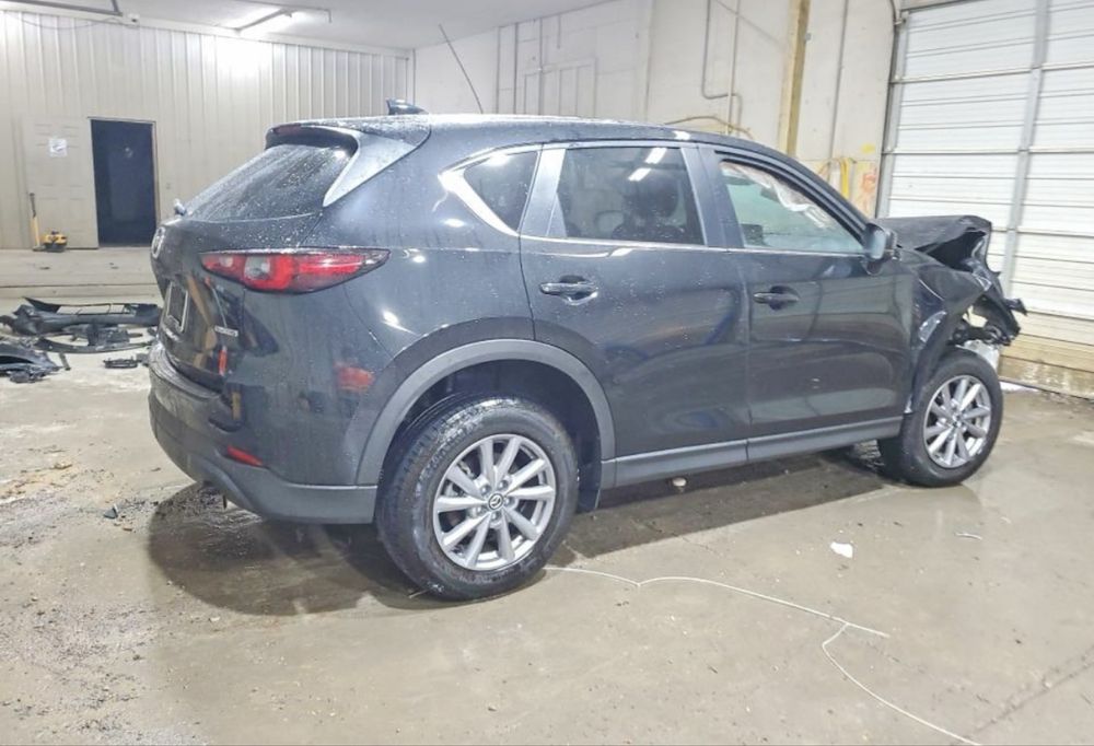 Mazda CX5 2023 продаж в дорозі.