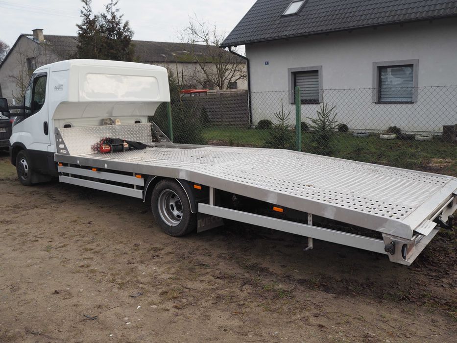 Wynajem IVECO  Autolaweta  3,5 t, hak 3,5 tony, usługi autoholowanie.