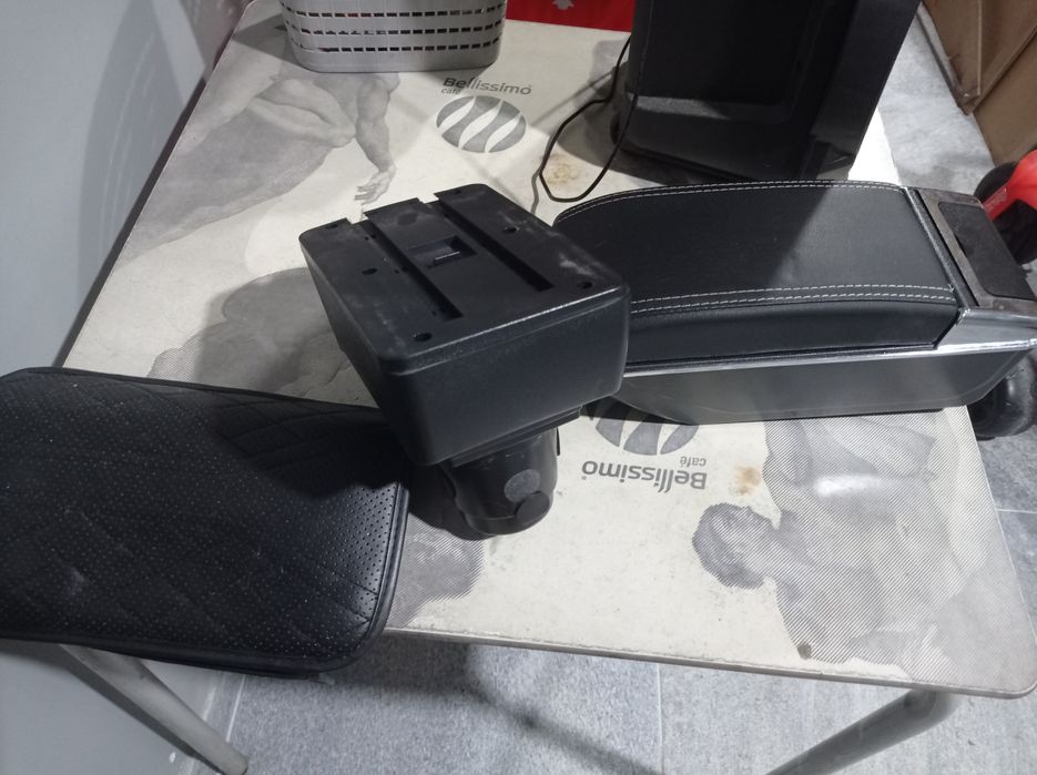 Apoio braço Dacia Duster