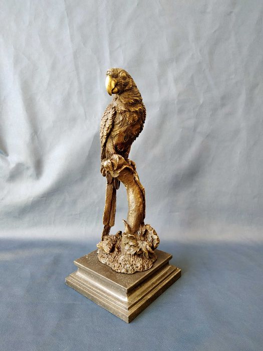 Попугай . Бронзовая статуэтка Бронза