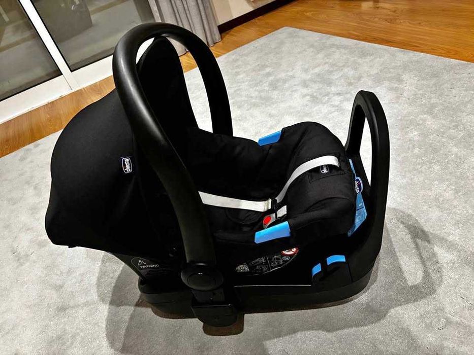 Babycoque Chicco + base automóvel