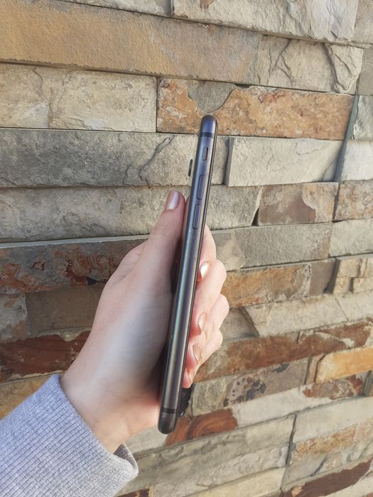 iPhone 8 – 64 GB – Minimal signs of use64752337323267123