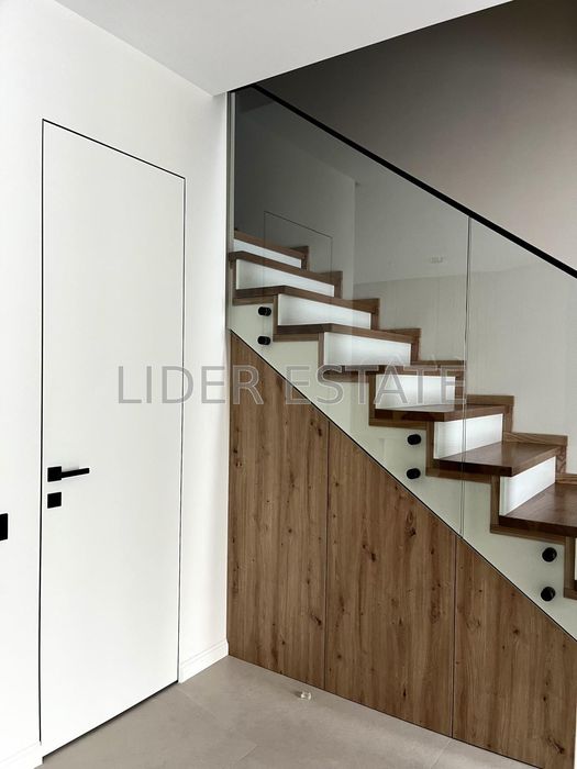 Довгострокова Оренда таунхауса в Таунхаус Village