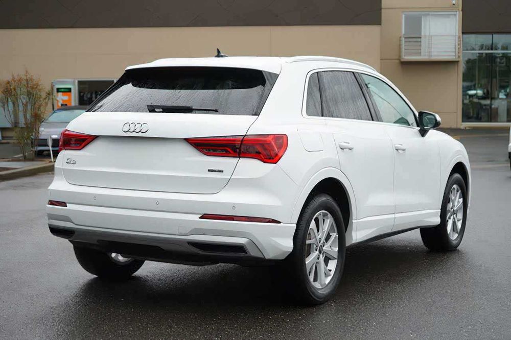 Audi Q3      2022