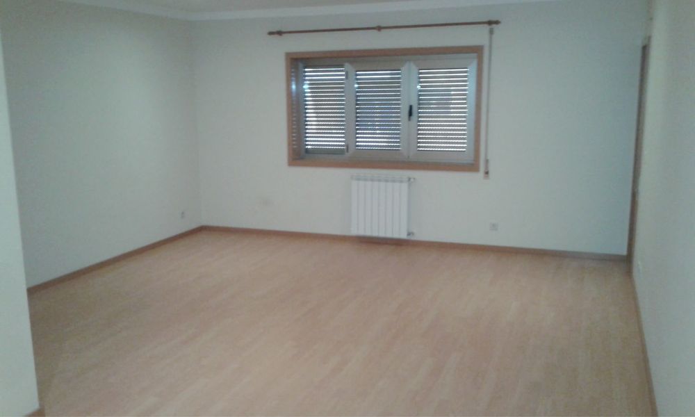 Alugo T4 em Bragança