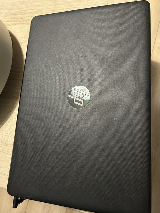 Laptop HP czarny