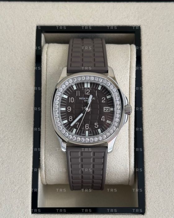 Годинник Aquanaut 35.6mm 5067