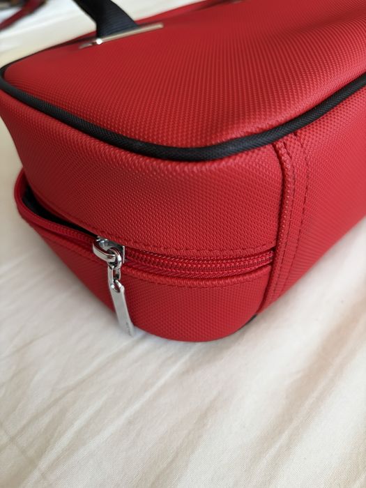 Mala Lacoste vermelha