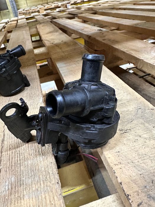 Дод. помпа Skoda SuperB Octavia. Дополнительная помпа Шкода Суперб