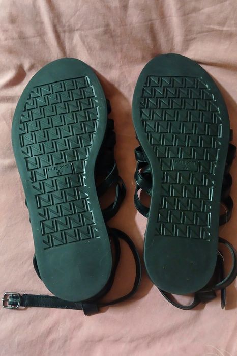 Новые черные кожаные босоножки сандали NEXT размер 38,5