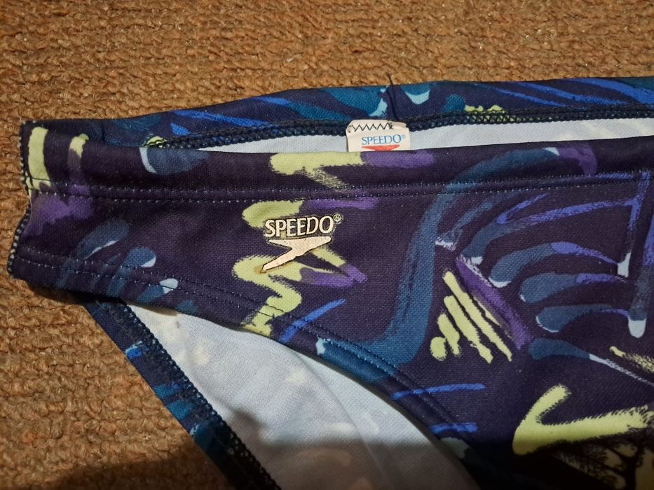 продам плавки Speedo для бассейна большого размера.