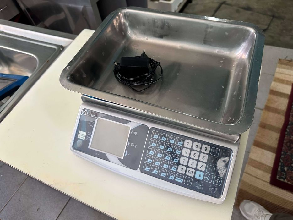 Balança comercial digital semi-nova (~6 meses)