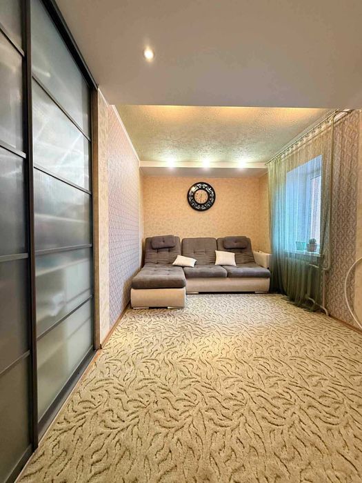 2к.квартира з великою кухнею