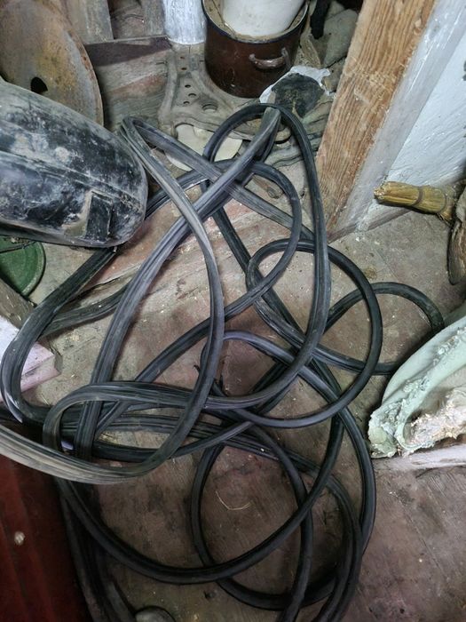 Уплотнители ущільнювачі дверей багажніка  пежо 206