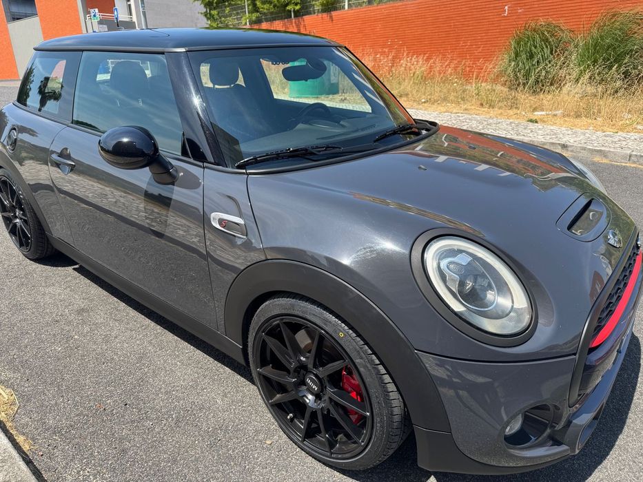 MINI 3-Door Cooper S Automatic512348384951674885